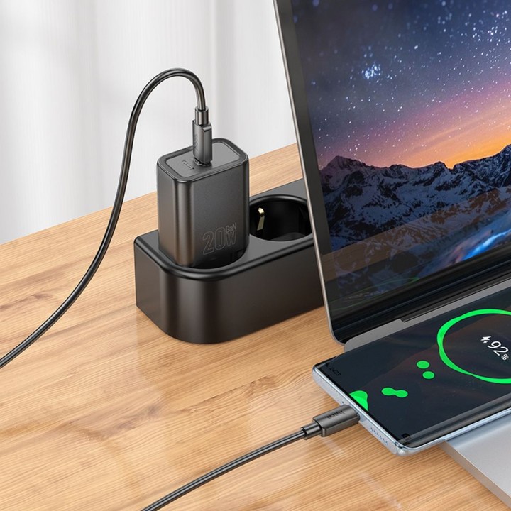 Мережевий зарядний пристрій для телефону Hoco USB C QC PD 20W + кабель USB-C – Lightning N60 чорний