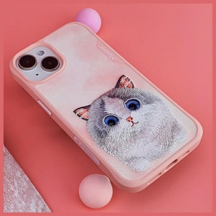 NIMMY futerał BIG EYED PET 2.0 Cat do IPHONE 15 Pro różowy