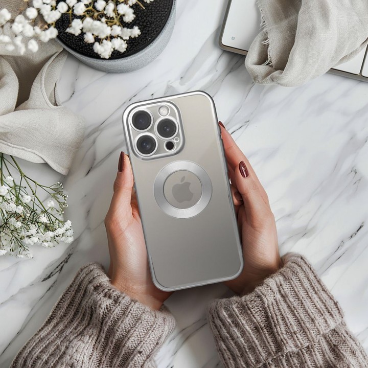 Чехол для iPhone 17 Glam серебристый