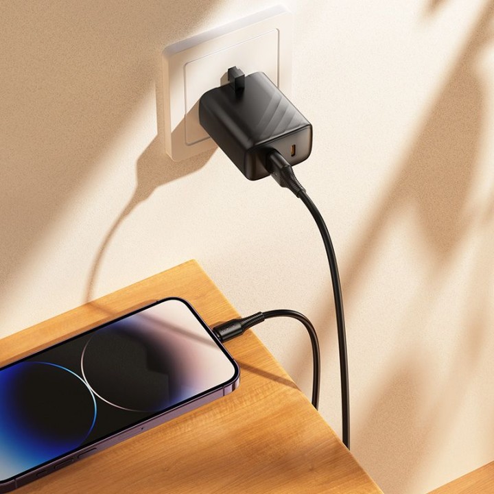 Кабель USB-A – Lightning Hoco 2,4A 1 m X120 черный