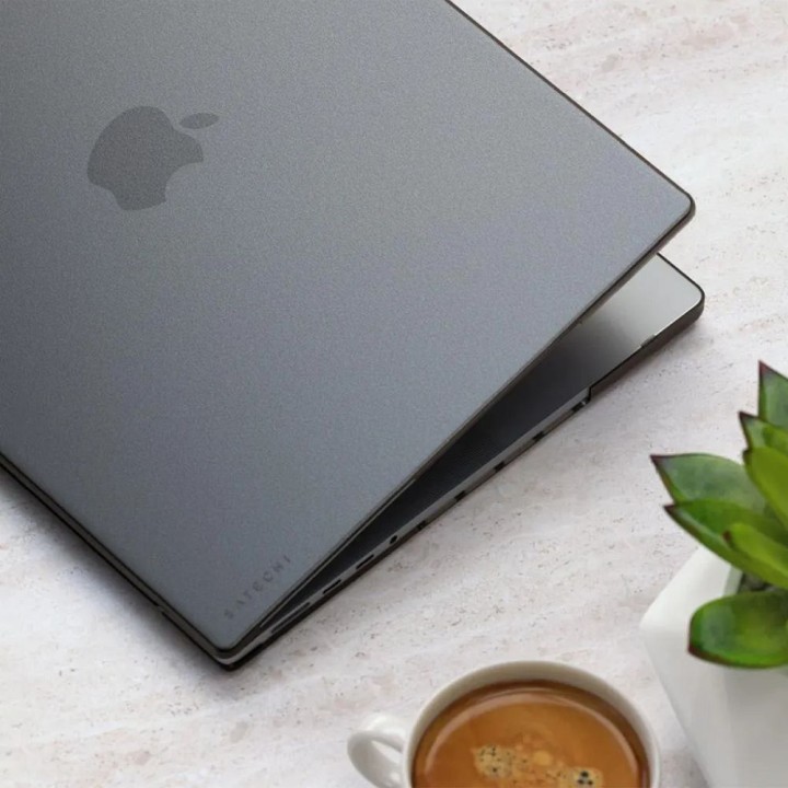 Защитный корпус Satechi Eco Hardshell для MacBook Pro 16" M1 2021 - M4 2024 ST-MBP16CL прозрачный