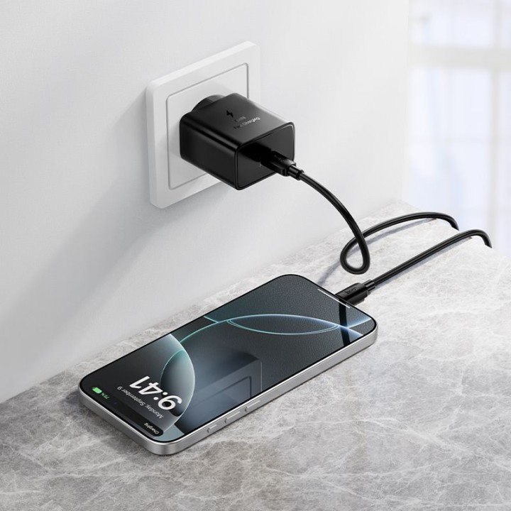 Мережевий зарядний пристрій для телефону Hoco USB C QC PD 45W + кабель USB-C – USB-C N77 чорний