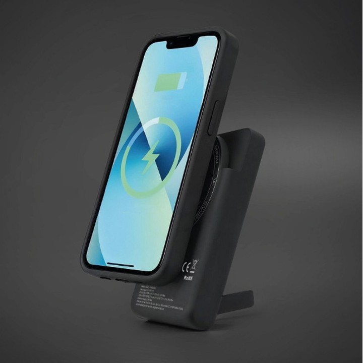 Повербанк сумісний з MagSafe Forcell F-Energy MagStand QI2 F5K10 QC3.0 PD3.0 20W 5000 mAh чорний 0INT