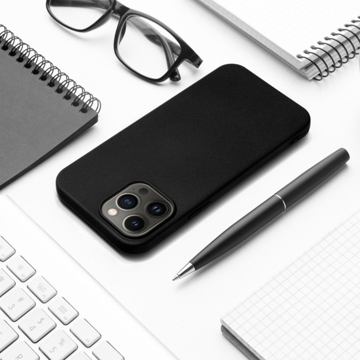 Чехол для iPhone 14 Silicone черный