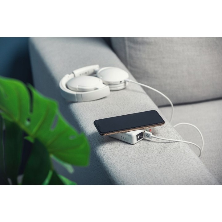 Wielofunkcyjna зарядное устройство Forcell F-Energy 4w1 2 x USB A + USB C 15W + повербанк 8000mAh + беспроводная зарядка белое