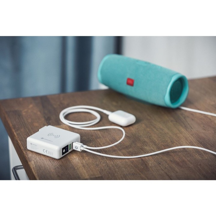 Wielofunkcyjna зарядное устройство Forcell F-Energy 4w1 2 x USB A + USB C 15W + повербанк 8000mAh + беспроводная зарядка белое