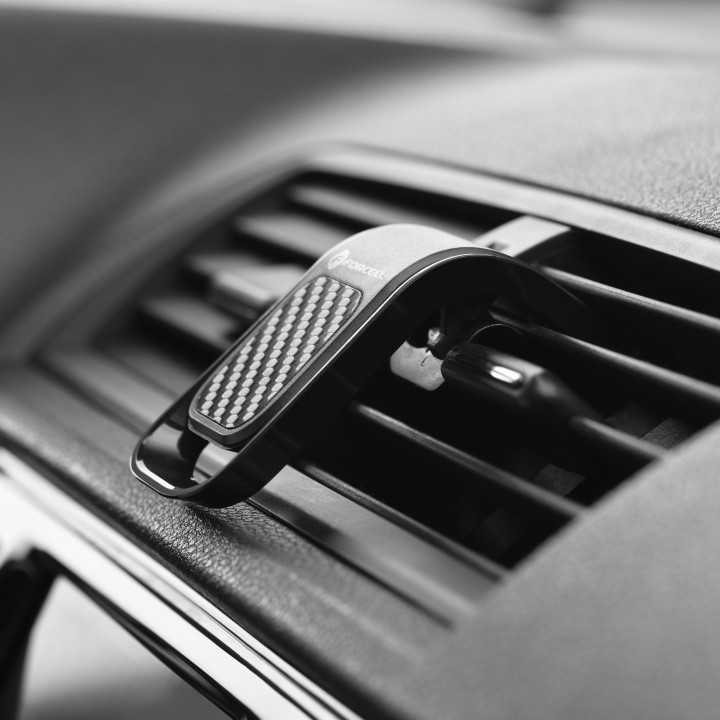 Universal car phone holder Forcell F-Grip Carbon B060 for the air vent black
