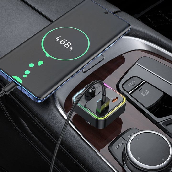 Автомобильное зарядное устройство Hoco USB A + USB C QC3.0 PD 30W с трансмиттером E81 черное