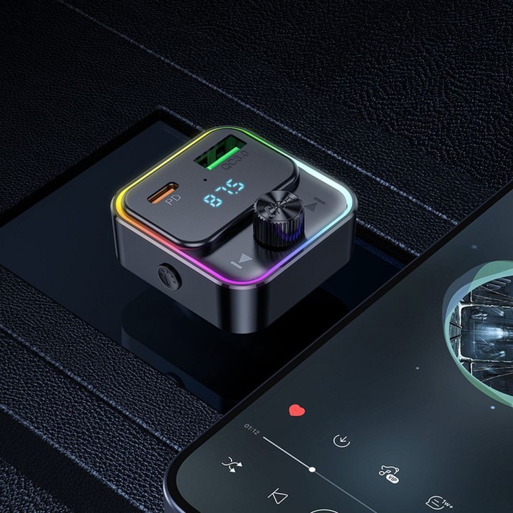 Автомобильное зарядное устройство Hoco USB A + USB C QC3.0 PD 30W с трансмиттером E81 черное
