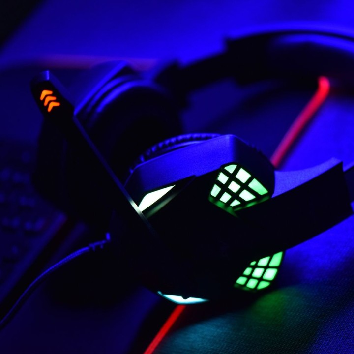 Wired on-ear headphones Jack 3,5 mm / USB A Art gaming with microphone G11 black