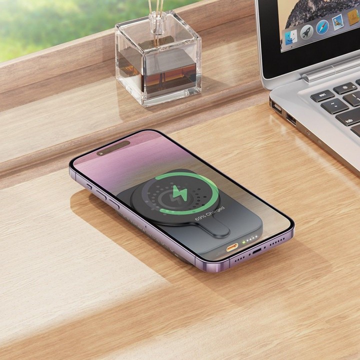 Повербанк сумісний з MagSafe Hoco 5000 mAh QC PD 18W J117 чорний