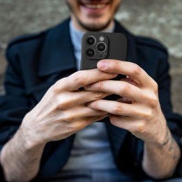 Чехол для Samsung S25 Silicone Mag Cover совместимый с MagSafe (camera protection) черный