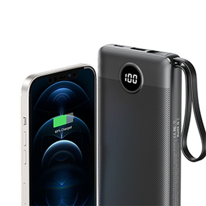 Повербанк Veger C10 (W1116) 10000 mAh з вбудованими кабелями Micro USB / Тип C / Lightning чорний