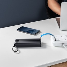 Повербанк Veger C20 (W2047 / W2059) 20000 mAh з вбудованими кабелями Micro USB / Тип C / Lightning чорний