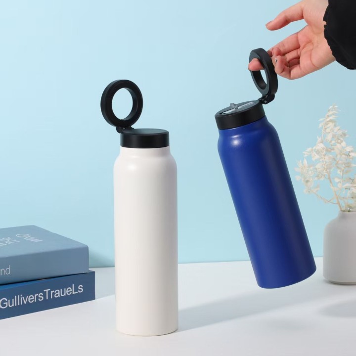 Metal water bottle with holder compatible with Magsafe 950ml blue