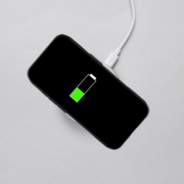 ROAR чехол SLIM DEFENDER совместимый с Magsafe для IPHONE 17 Air черный