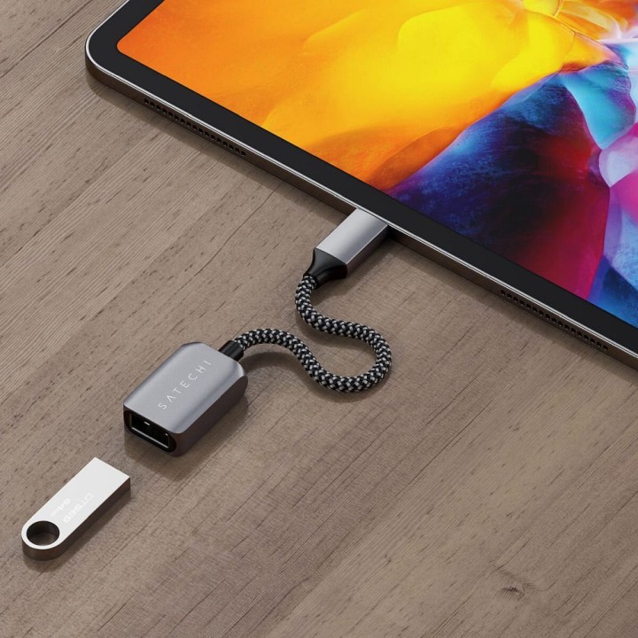 Адаптер USB C для USB A Satechi ST-UCATCM серый