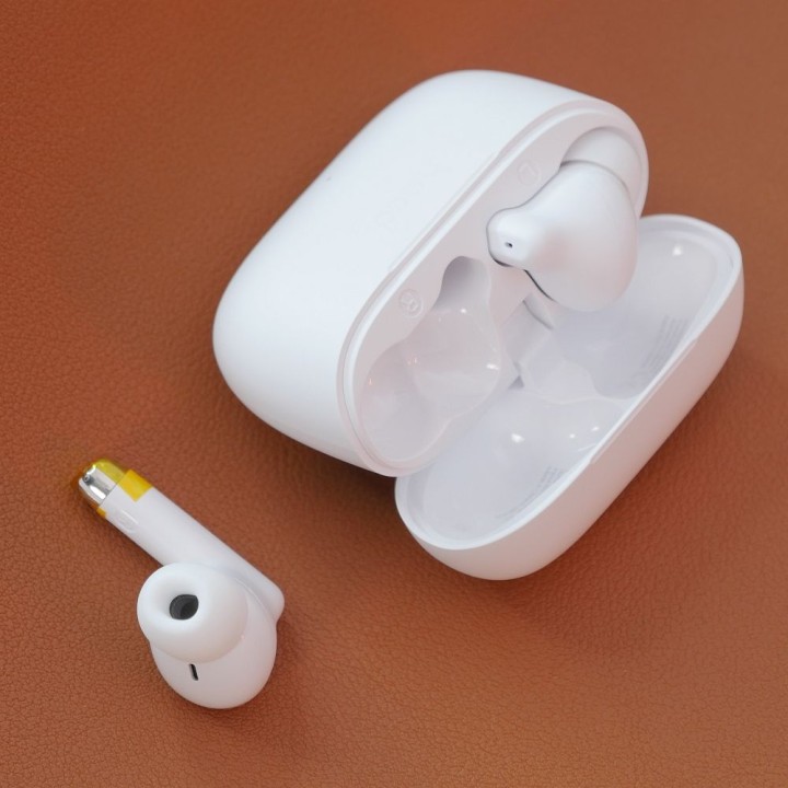 Wireless headphones in-ear Hoco TWS EQ2 white